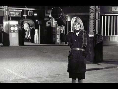 Mrs Brown You've Got A Lovely Daughter - Tom Courtenay (original version, 1963)
