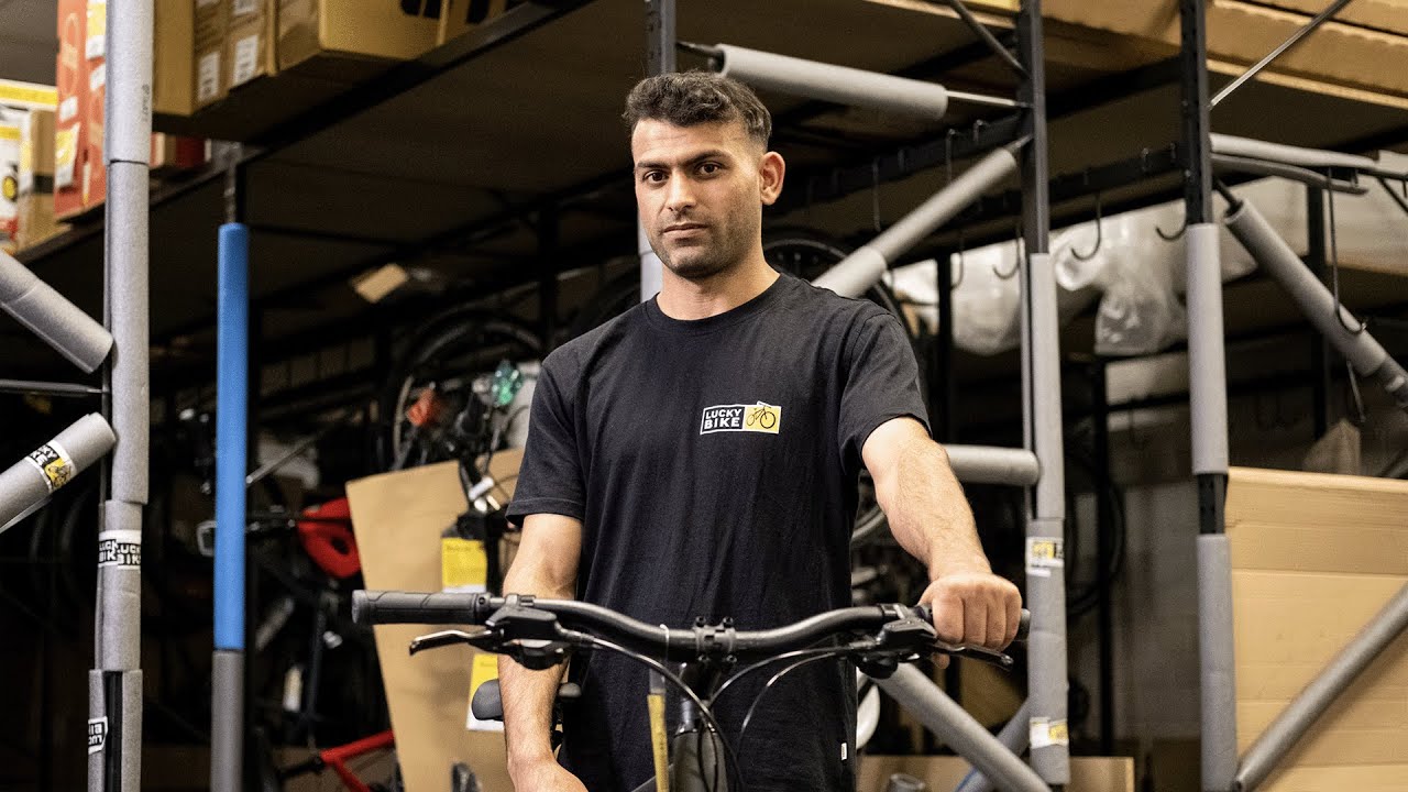 Lucky Bike Mitarbeiter-Interview | Zabihulla, Versand in Bielefeld