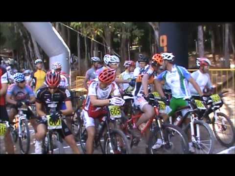 Concentração e Largada da 2ª Bateria   Campeonato Brasileiro MTB XC 2011   Caconde   SP
