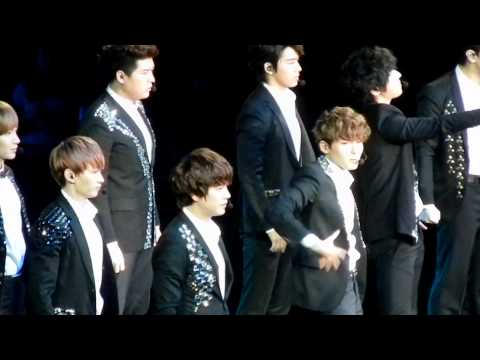 120520 Super Junior @ Los Angeles; 슈퍼맨 (Superman)