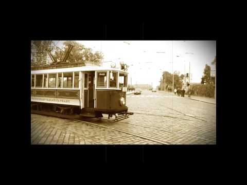 В трамвае старом