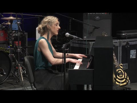 Alīna Melngaile - pilna uzstāšanās "Dzīvā skatuve Ogrē" 04.02.2022.