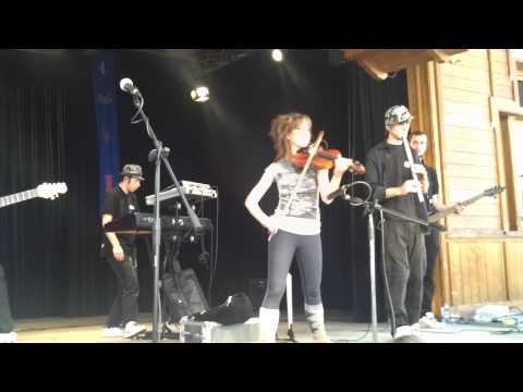 Lindsey Stirling & The Sidh Live "spontaneous me"