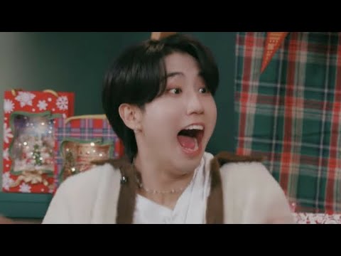 STRAY KIDS Han is being Tiger Jk fanboy for 1 minute straight