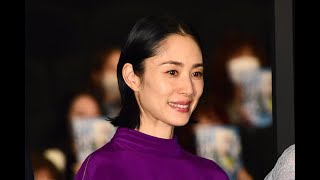 最新ニュース -  深津絵里、声優初挑戦の理由…新海誠監督に感じた変化「次のところへ向かおうとされてる」