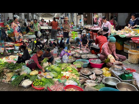 Morning Food Market Scene @Boeng Trabek - Daily Lifestyle of Vendors Selling Some Food In Market