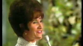 Jan Howard Singing "Roll Over And Play Dead"