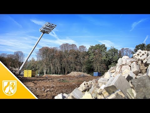 Abriss des Stadions von Union Solingen: Hier fallen die Flutlichtmasten