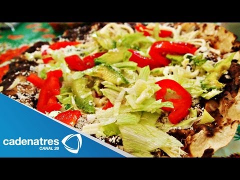 Receta para preparar tlayudas oaxaqueñas. Tlayudas / Comida mexicana / Tlayudas
