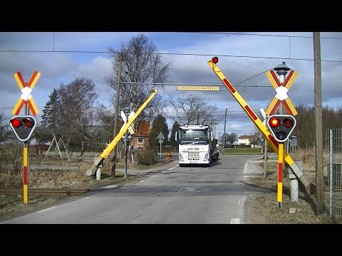 Spoorwegovergang Påarp (S) // Railroad crossing // Järnvägsövergång