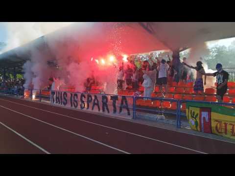 Oprawa kibiców Sparty Złotów na meczu z Orkanem Śmiłowo