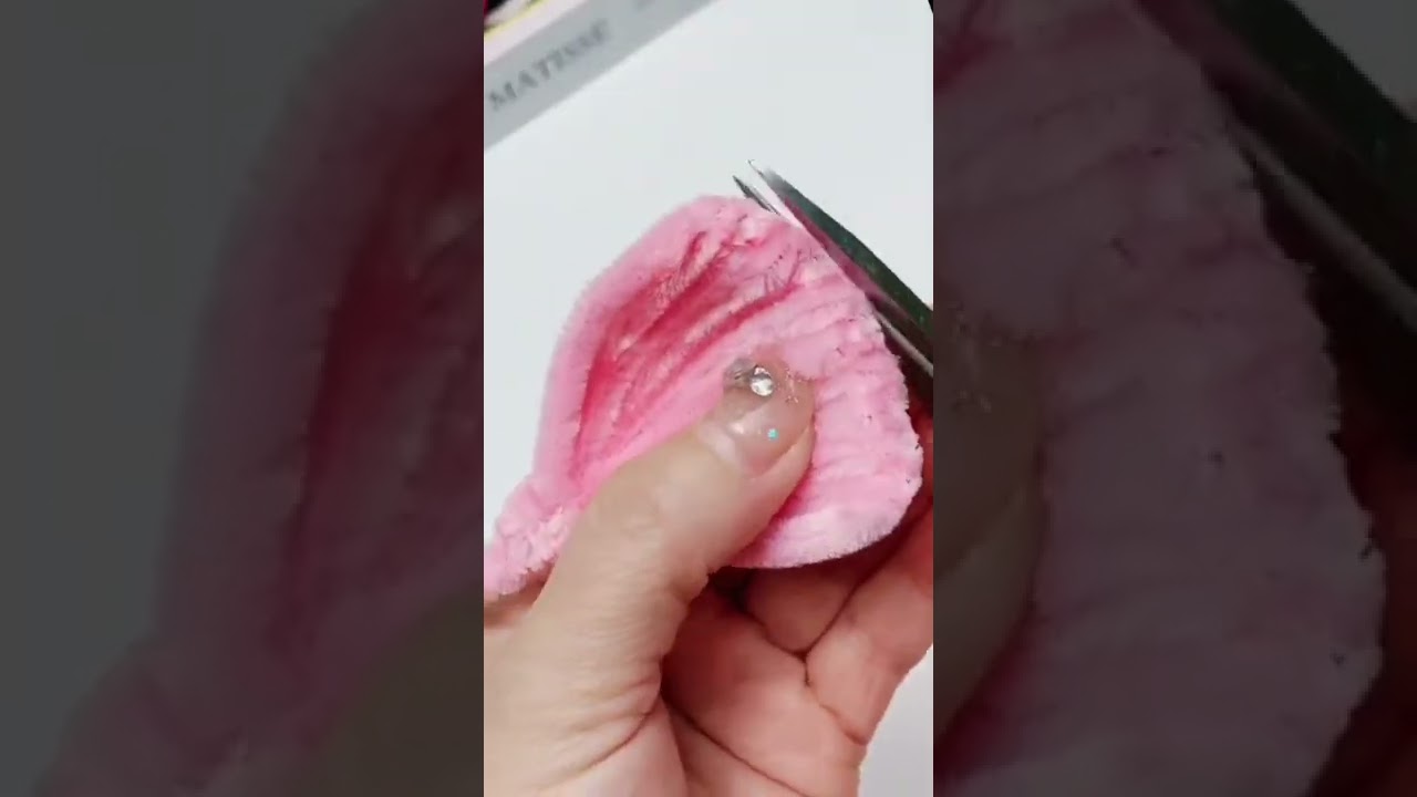 Handmade diy pipe cleaner rose flower craft #handmade #handmadegifts #flowers #handmadecrafts