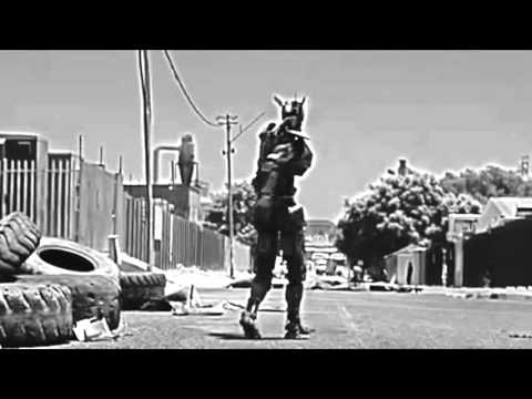 Beauty and the Robot Part 14: Tour of the Castle + The West Wing + Deon Battles The Bears