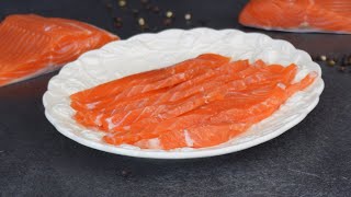 Salting red fish like in a restaurant. Always successful, lightly salted.