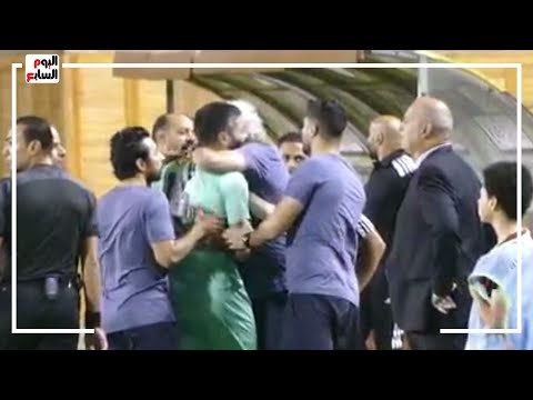 بكاء حارس الاتحاد السكندرى بعد هجوم جماهير الأخضر عليه و أحمد ناجى يحتضنه