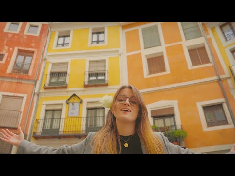 Paula Serrano - Calles de Colores (Videoclip Oficial)