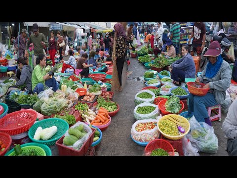 Early Morning Vegetable Market Scene 2025 – Plenty Fresh Vegetable, Fruit & More Food On The Street