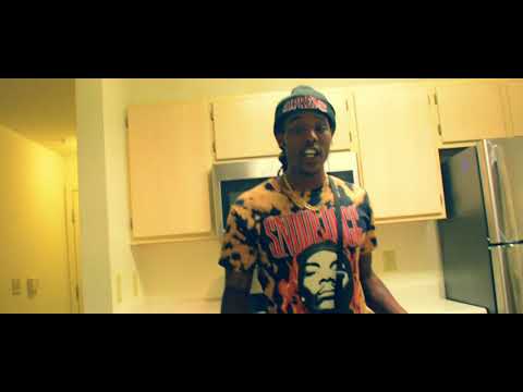 Melly Ave - Walk Around