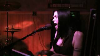 Beth Hart - Hiding Under Water - Jimmis 1-9-11