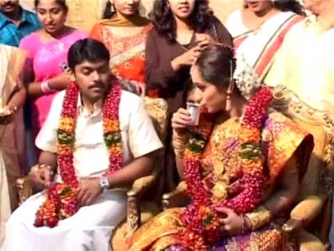 download lagu mp3 mp4 Vidhu Prathap Wedding Deepthi Prasad, download lagu Vidhu Prathap Wedding Deepthi Prasad gratis, unduh video klip Vidhu Prathap Wedding Deepthi Prasad