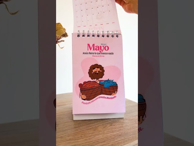Vídeo relacionado con NumeroPhi Calendario de Bolsillo 2026 (Pack x3) Sagrado Corazón de Jesús, Estampita Fé Cristiana, 12 Meses Anuario Clásico