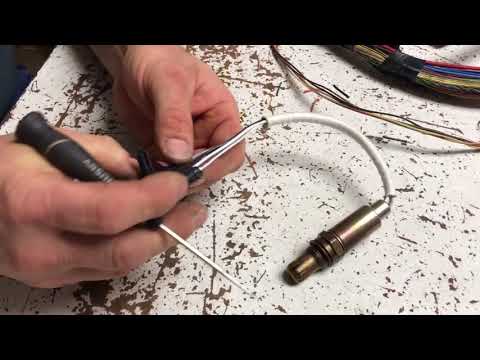 Removing and Reinstalling An O2 Sensor Connector