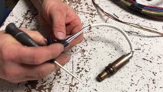 Removing and Reinstalling An O2 Sensor Connector