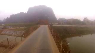 preview picture of video 'Dirt biking Vietnam: Quan Son - My Duc/ Ha Noi GOPR2811'