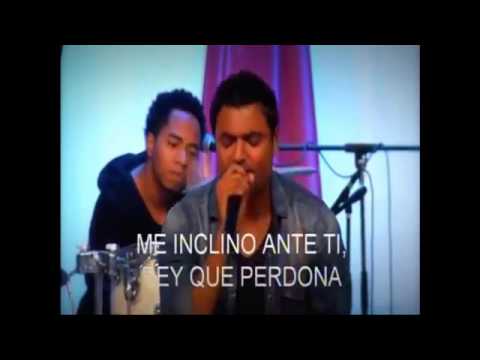 MARCOS BRUNET TU ERES DIGNO,BESO TUS PIES Y AL QUE ESTA SENTADO EN EL TRONO