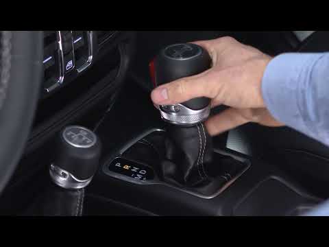 Automatic Dimming Mirrors-Rear view mirror dimming, reduce blinding light 2018 Jeep Wrangler