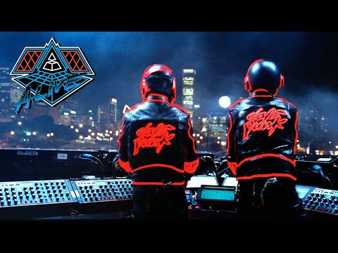 What was inside the Daft Punk Alive 2007 Pyramid?