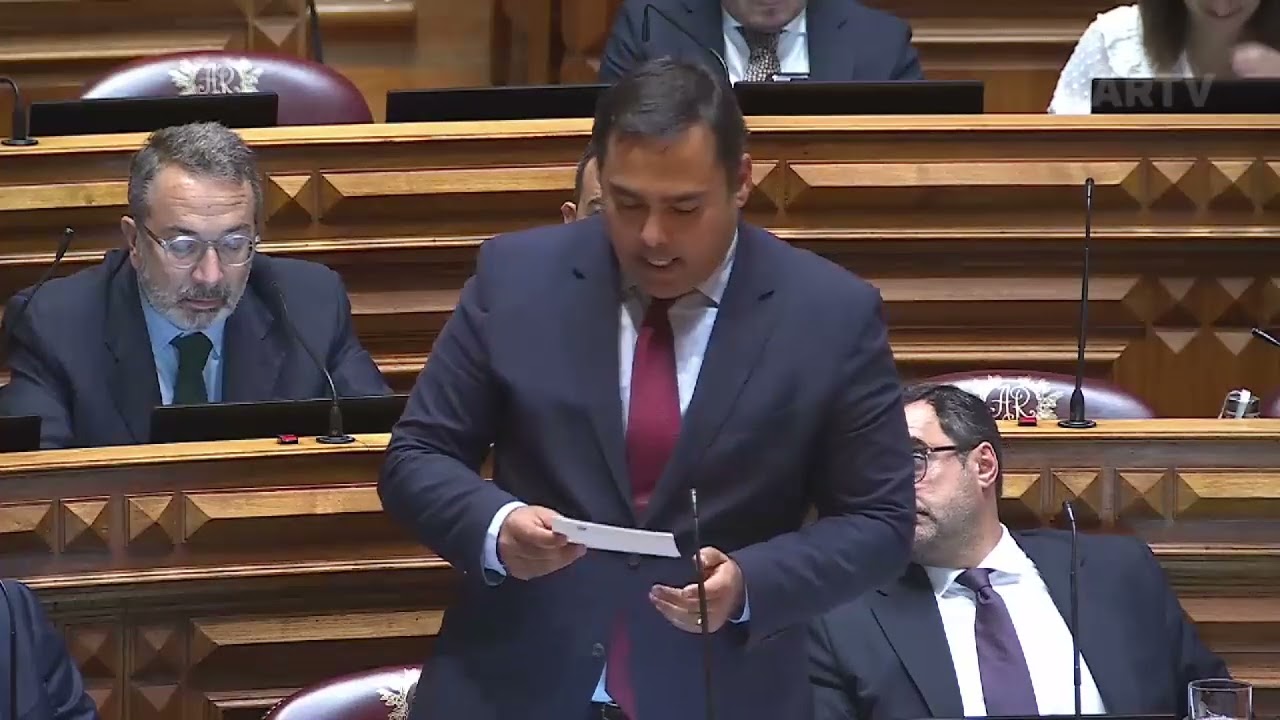 Marco Claudino questiona Ministro das infraestruturas e Habitação no Plenário