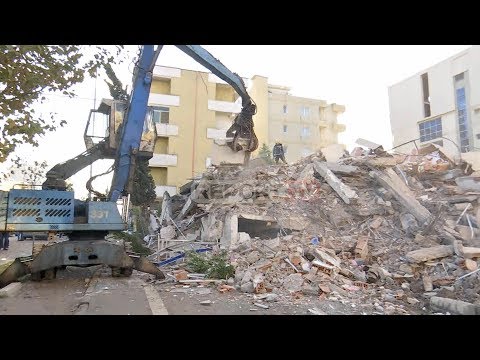 Vijojnë kërkimet në hotel 'Mia Mare' në Durrës, dyshohet për persona të mbetur nën rrënoja