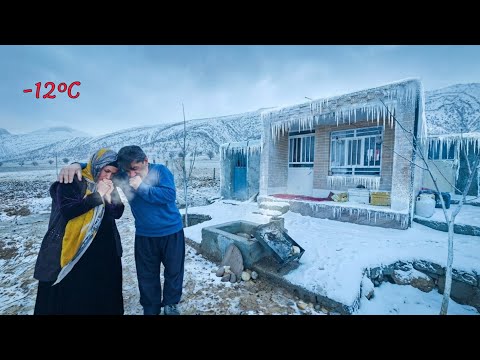 Surviving the Deadliest Frozen Mountain Hut - A Family's Real Life in -12°C