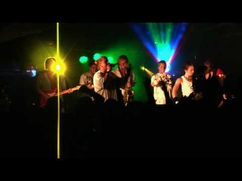 Bara På Låtsas - Staden Som Alltid Sover