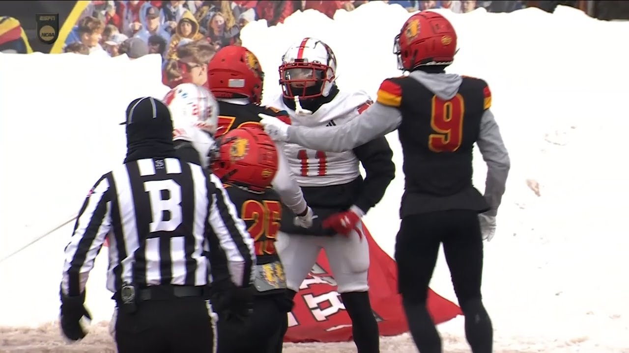 PUNCHES THROWN after TD in Newberry vs. Ferris State in DII Semifinals | ESPN College Football