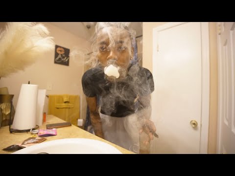 HER MOM’S BATHROOM HAD ZERO AIRFLOW 💀