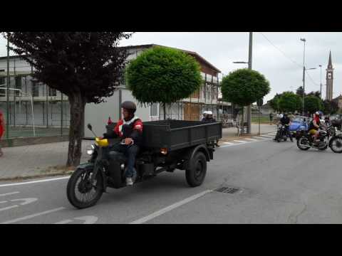 SFILATA DI AUTO E MOTO STORICHE A CRAVA. (CN) 25 - 6 - 2017
