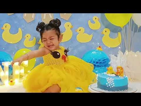 Rumaisa' 1st birthday cake smash BTS