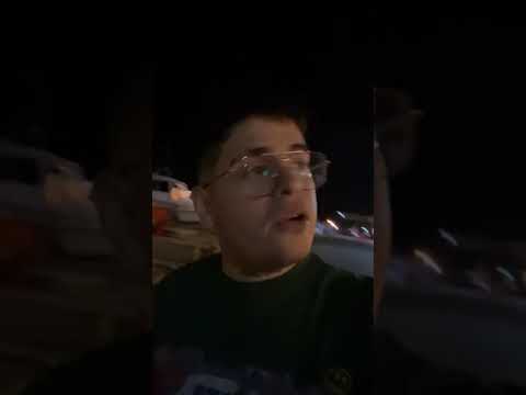 EL DEMENTE MUESTRA EL YATE QUE SE COMPRO