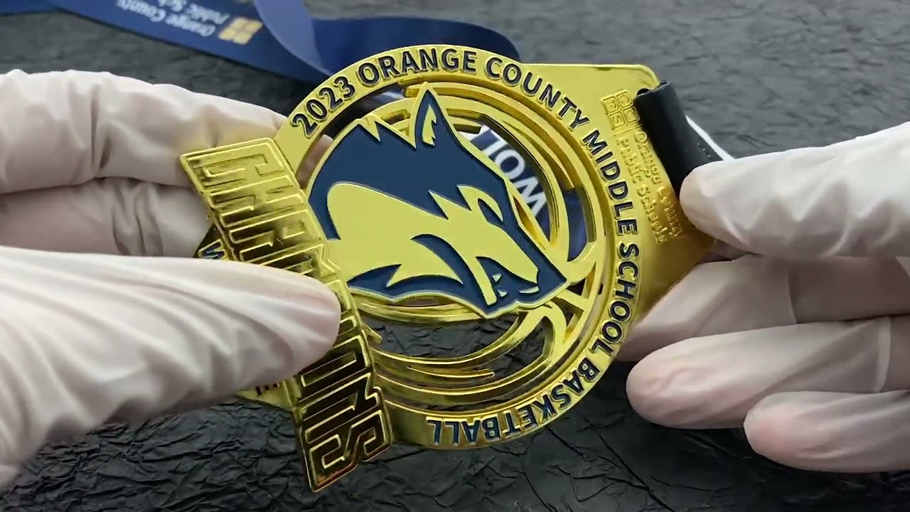 1422 - Wolf Lake Soft Enamel Wolf Element Hollow Medal