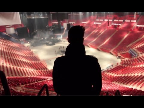 A la poursuite du bonheur tour - Live à Bercy (teaser) Sortie le 4 mars
