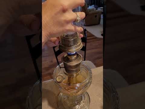 how to light an aladdin lamp