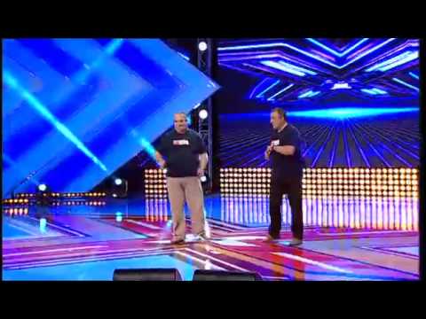 O trupa cu greutate: Tanarul Iulian si Stefan cel Barosan, cowboy de la karaoke