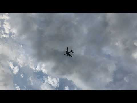 Skyburst by PYC Music    𝐩𝐥𝐚𝐲𝐥𝐢𝐬𝐭 𝐟𝐨𝐫 𝐬𝐭𝐮𝐝𝐲𝐢𝐧𝐠 𝐭𝐨 𝐫𝐞𝐥𝐚𝐱 | Calmato Music |              Calmati Music