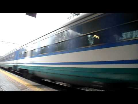 TRANSITO TRENO ESPRESSO 830 CON TRAZIONE E 402A