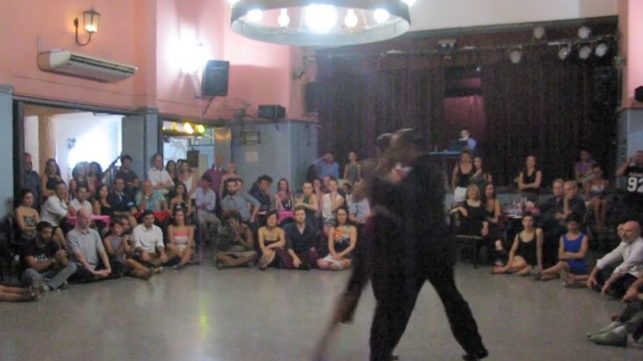 MAXIMILIANO CRISTIANI y KARINA COLMEIRO en Viva La Pepa Milonga (3/4)