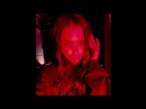 Chvrliebrowwn - Follow Me
