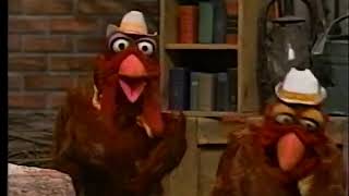 Classic Sesame Street   Clucky Clucky Chicken