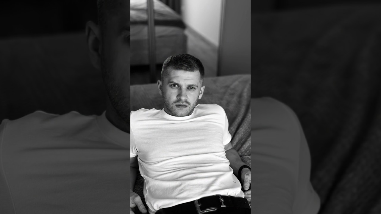 TOP 15 photo ideas for self portraits at home on your iPhone #photography #photo #mobilephotography